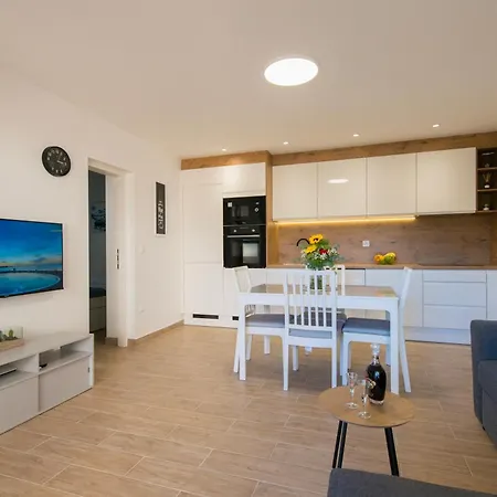 Bokanjac Free Covered Parking & Free Wifi Apartment *