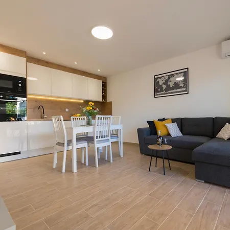 Bokanjac Free Covered Parking & Free Wifi *